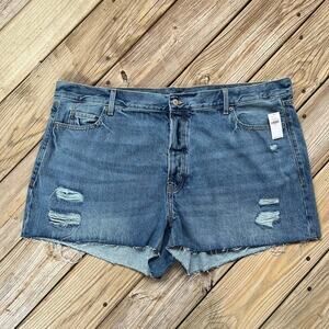 Old Navy Women's High-Rise Slouchy Straight Denim Shorts Size 22. NEW